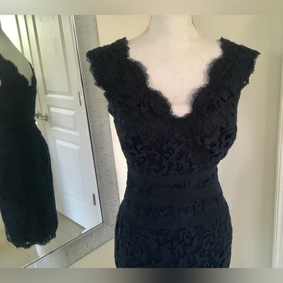 Tadashi Shoji Navy Lace sheath Dress - Picture 4 of 13